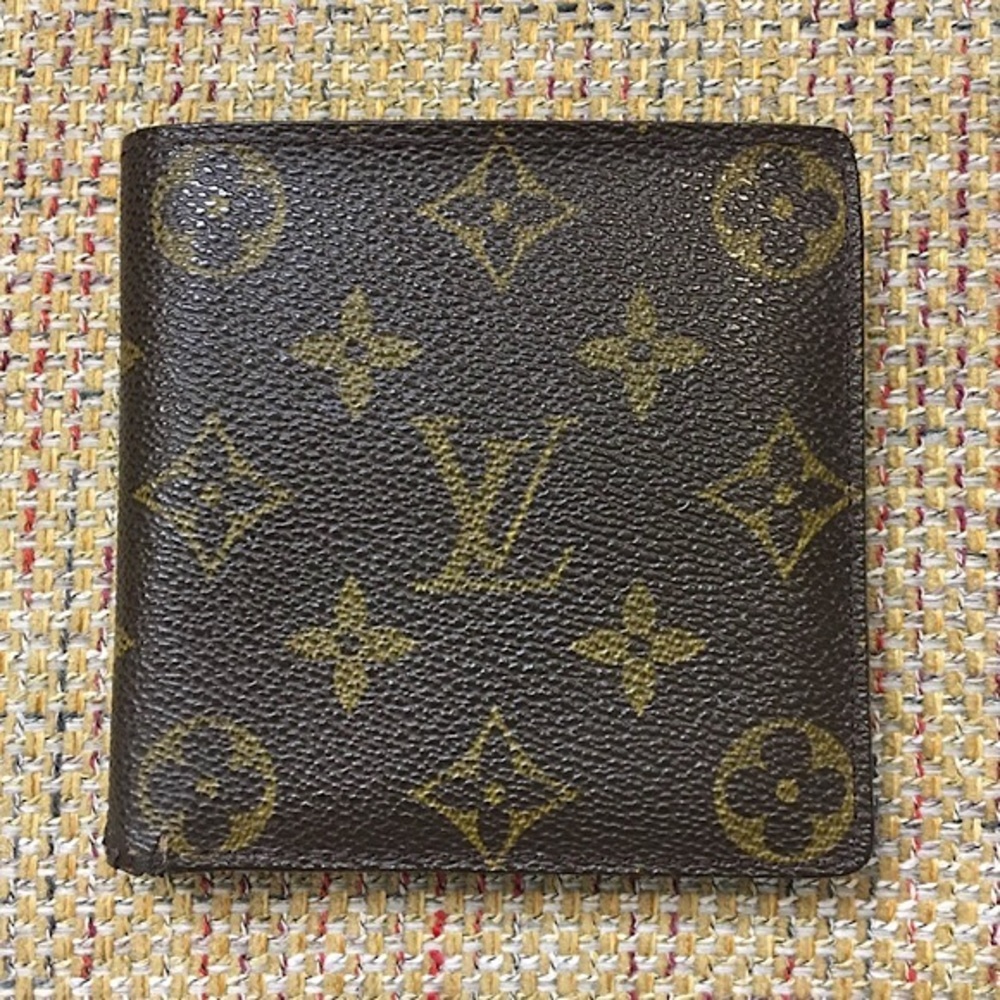 LOUIS VUITTON LV Monogramed Bifold Wallet CA0092 COMES WITH: LV Dust Bag